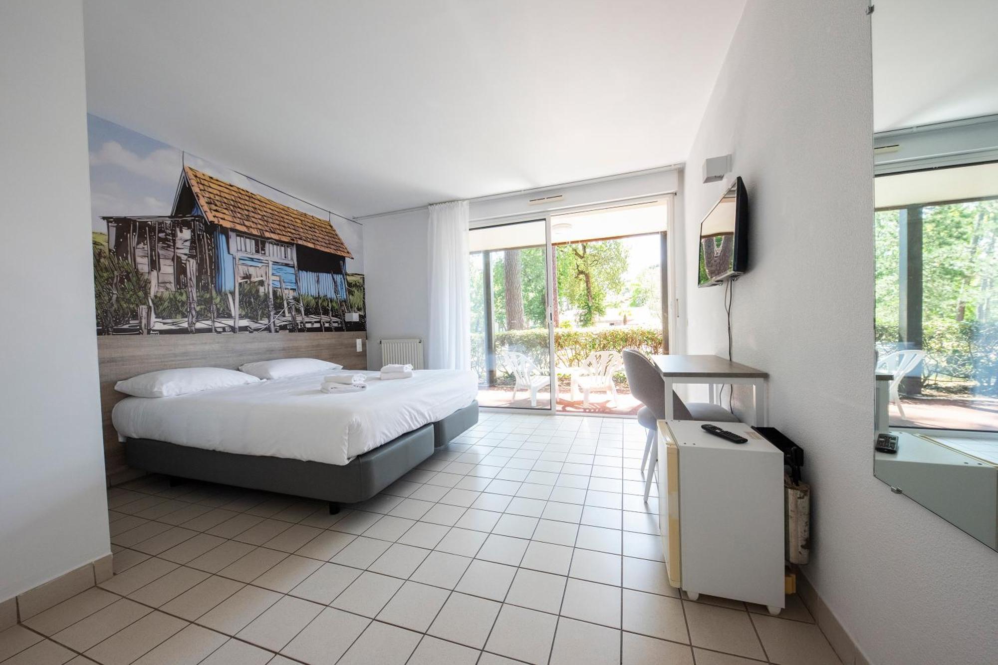 Отель Azureva Ronce Les Bains Экстерьер фото