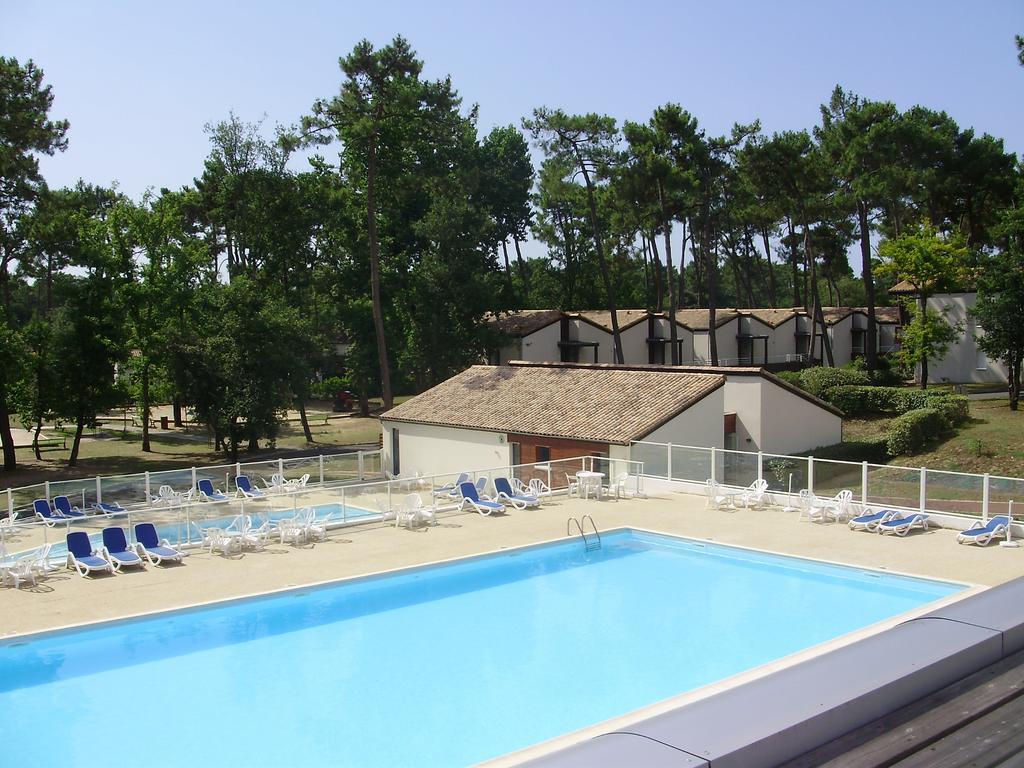 Отель Azureva Ronce Les Bains Экстерьер фото