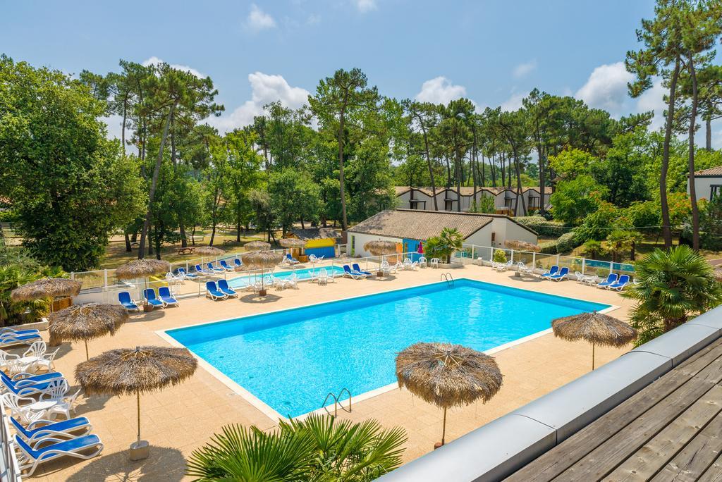 Отель Azureva Ronce Les Bains Экстерьер фото
